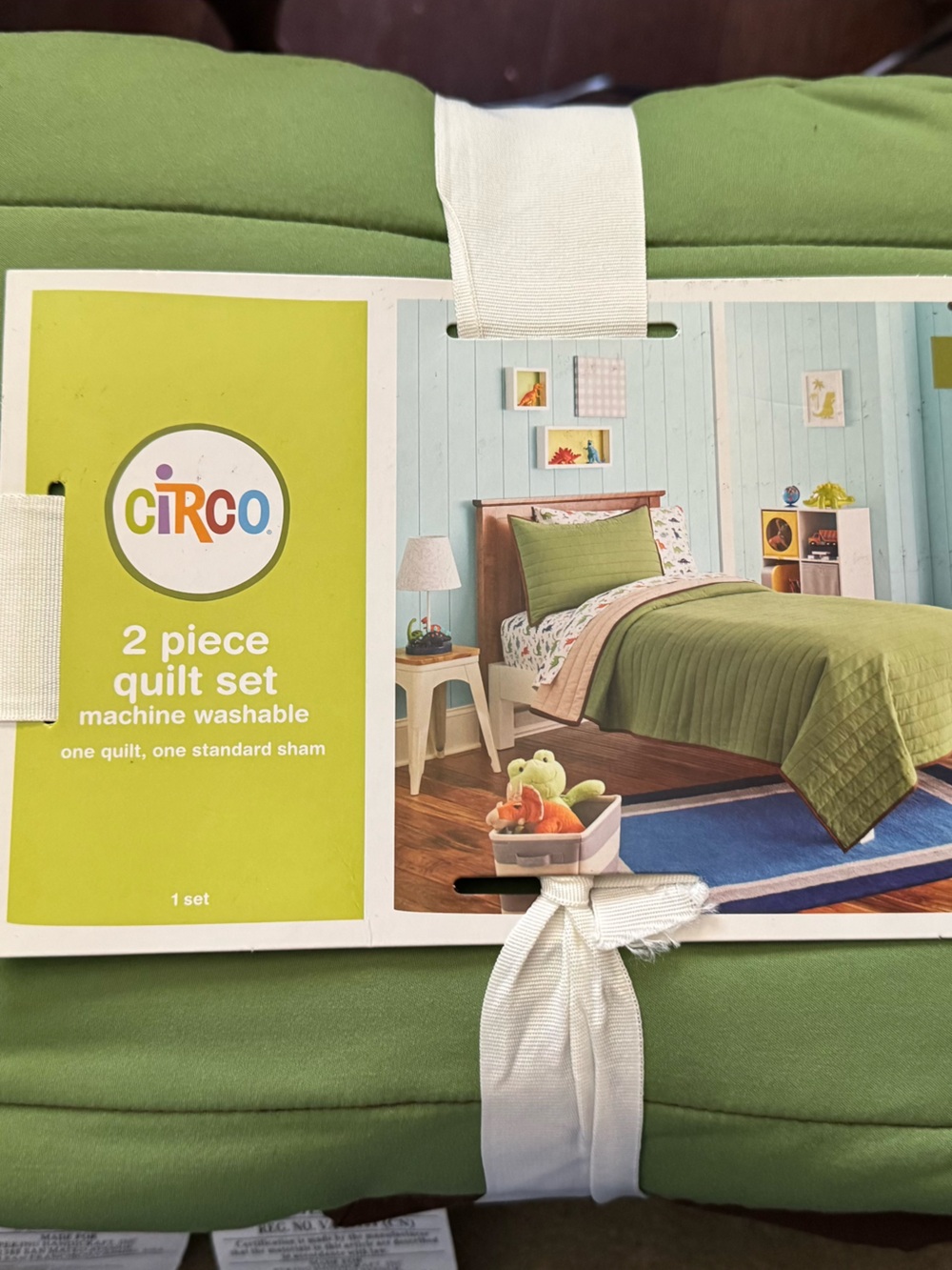 Circo Green Twin 2-Piece Quilt Set